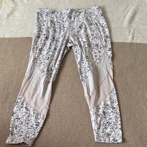 Athleta Grey and White Patterned Leggings